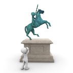 stürmender-Reiter-statue-grün000